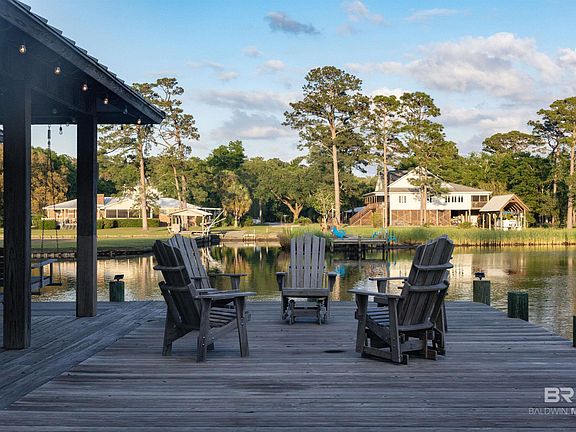 3rd image of 7068 Camellia Dell Ln
