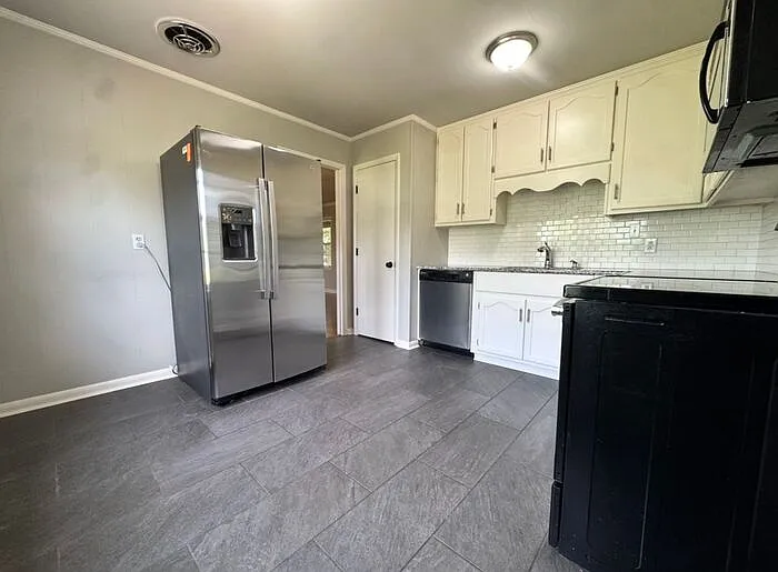 817 Chambers Dr NE — Photo 8