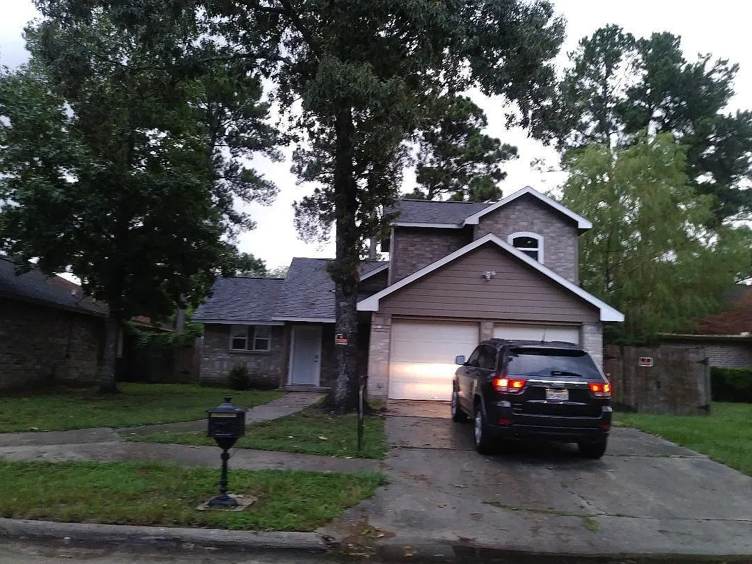 3 bed, 2.0 bath, 1500 sqft, $1,960 — Photo 2