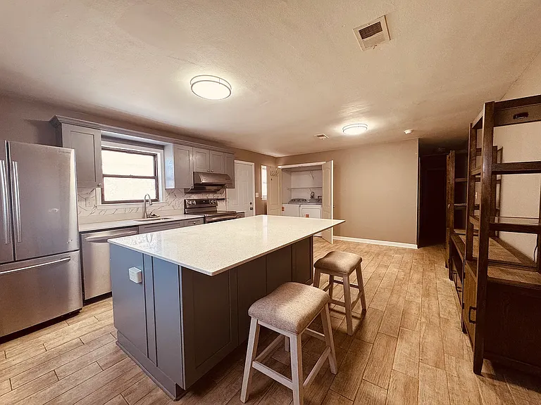 516 Hicks Ave #A — Photo 15