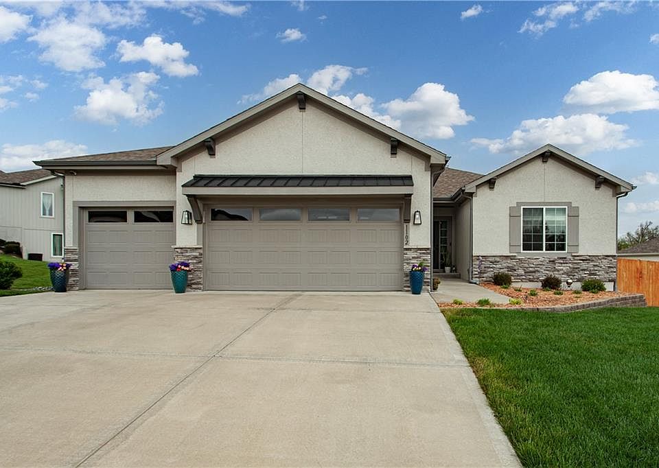 1st image of 1102 NW Aspen Ct