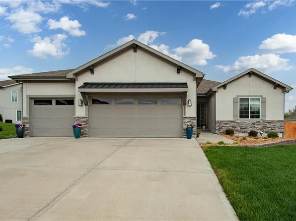 1102 NW Aspen Ct, Grain Valley, MO 64029