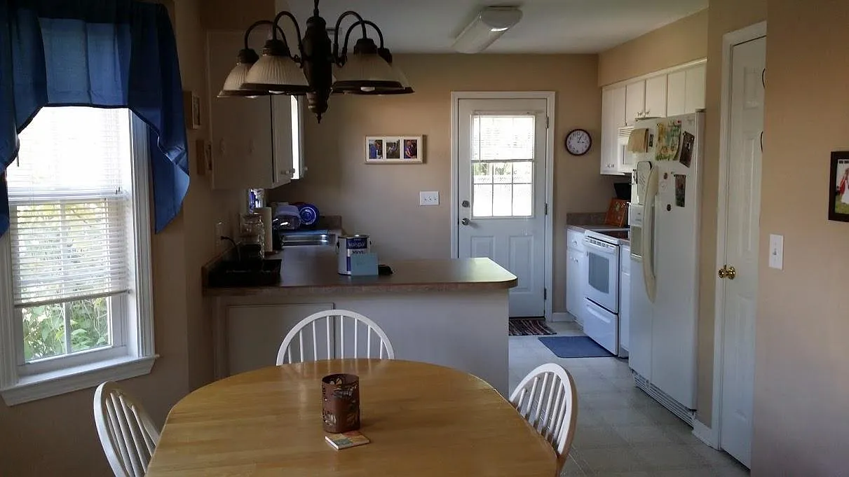 3 bed, 1200 sqft, $1,675 — Photo 4
