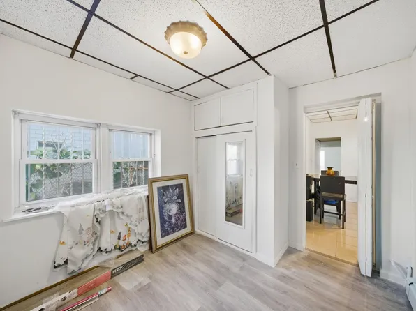 222 47th Street image 13 of 25