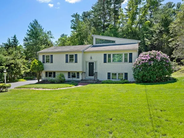 46 Tower Hill Dr, Hanover, MA 02339
