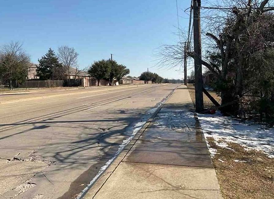 Exterior Neighborhood (street photo)