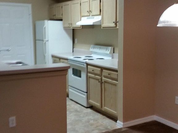 3rd image of 5618 Pinnacle Heights Cir APT 205
