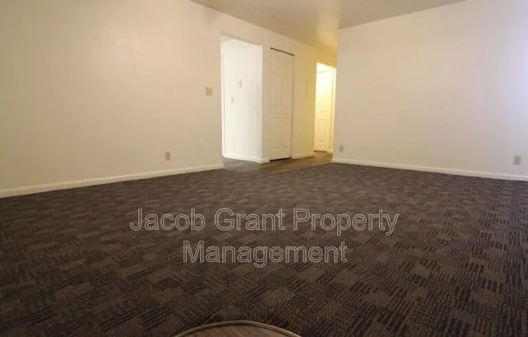1380 E Poplar St #A — Photo 5