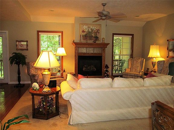 3rd image of 12532 Lodge Dr