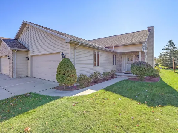 4911 Elmer LANE, Manitowoc, WI 54220