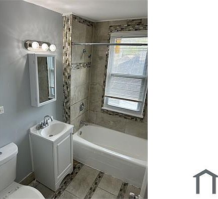 5th image of 11633 S Parnell Ave #2