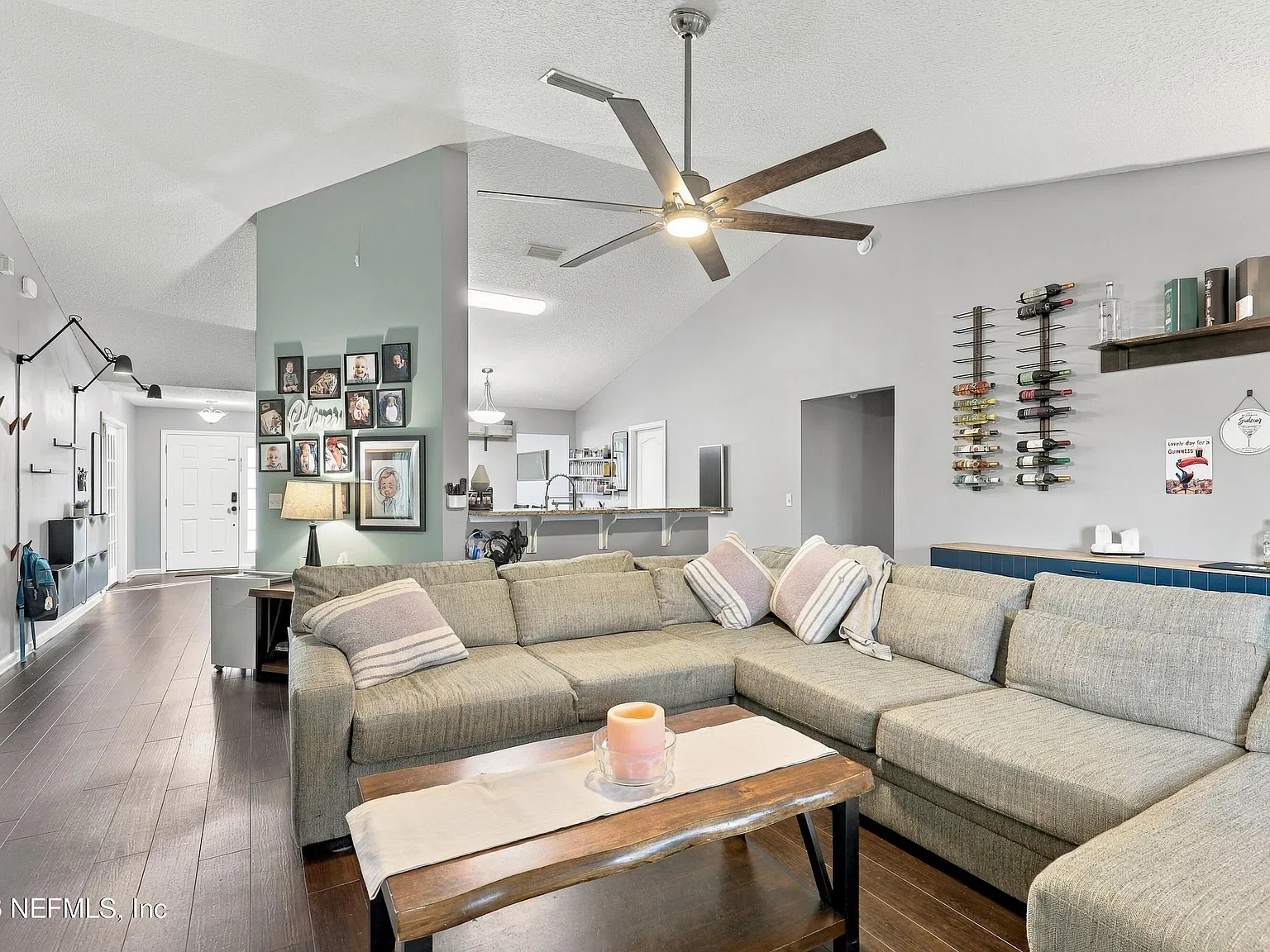 4 bed, 2.0 bath, 1849 sqft, $2,600 — Photo 4