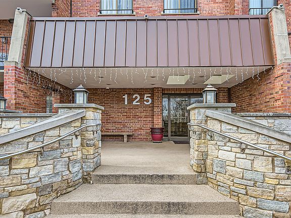 3rd image of 125 Acacia Cir APT 107
