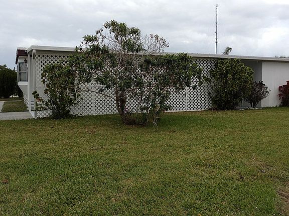 2nd image of 40 S Alhambra Ln