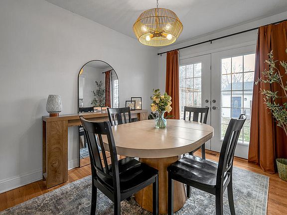 4th image of 2063 Rainbow Rd