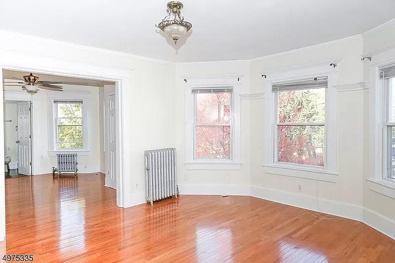 1st image of 151 Claremont Ave #2
