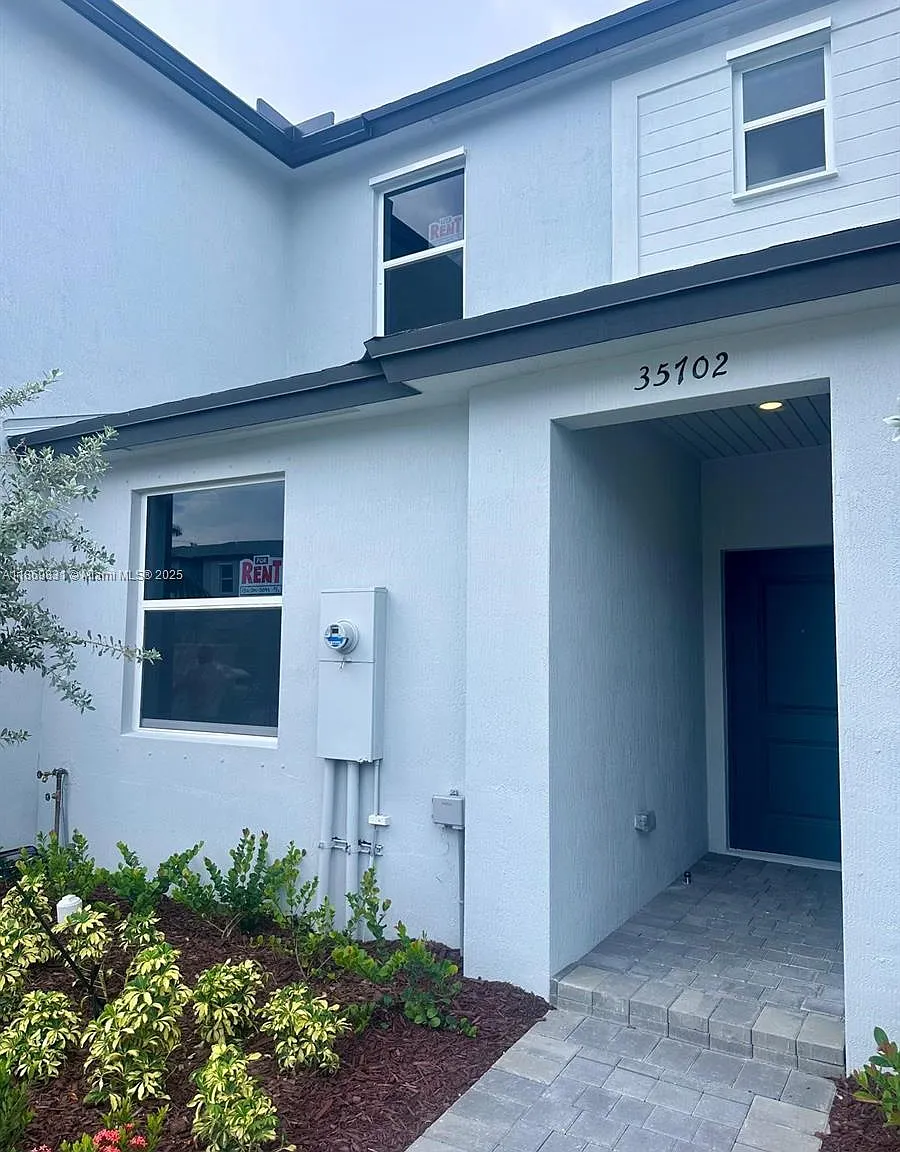 3 bed, 3.0 bath, $2,650 — Photo 3