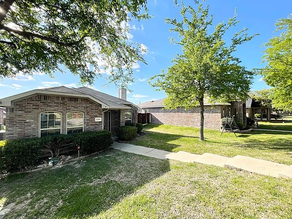 2nd image of 2205 Preston Ln