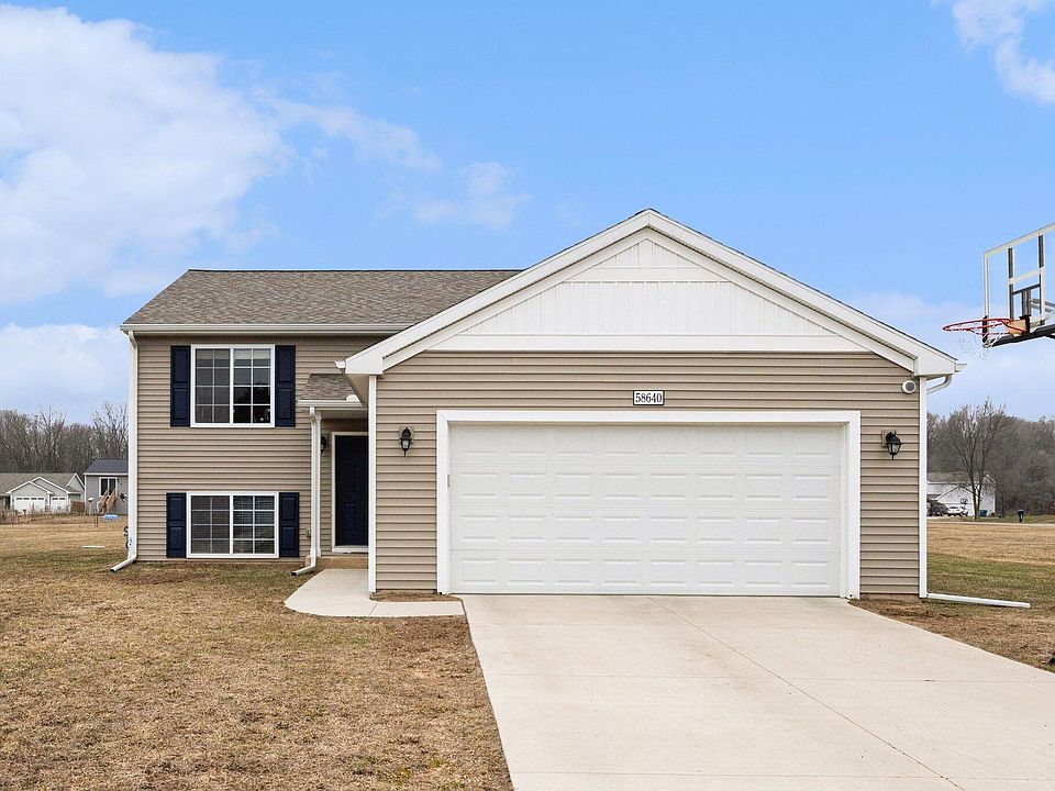 1st image of 58640 Pond View Ln