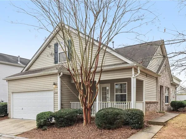 254 Hiawassee Dr, Woodstock, GA 30188