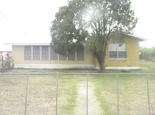2144 Cr 422, Pleasanton, TX 78064