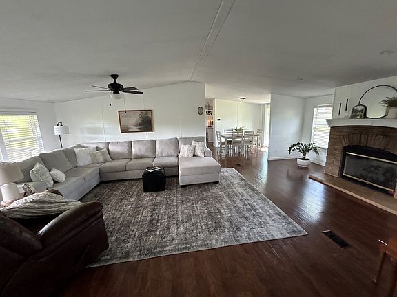 4th image of 162 Hazelnut Ln
