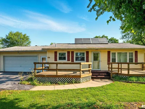 206 4th St, Matherville, IL 61263