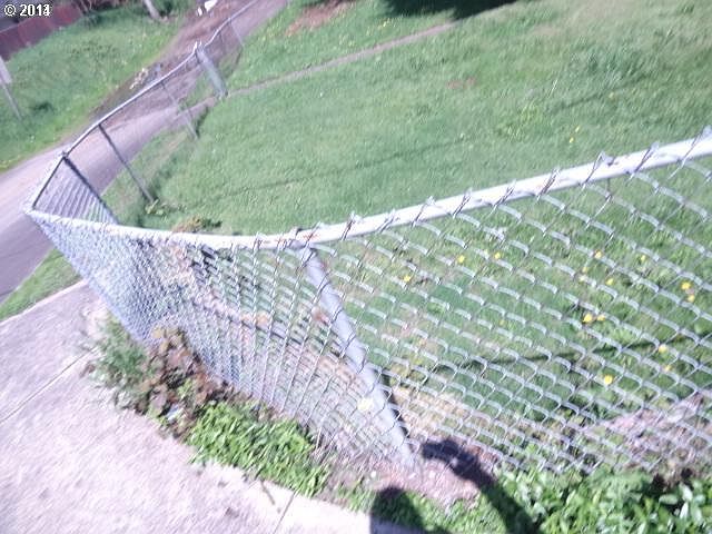 2nd image of 11833 E Burnside St