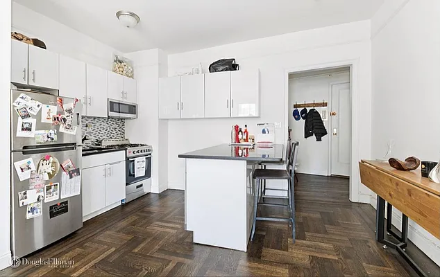 Rented by Douglas Elliman | media 7