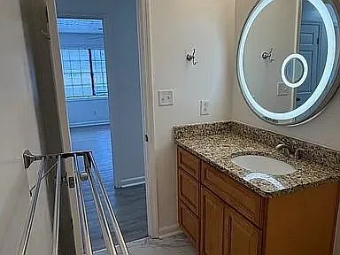 300 Winding River Dr #G — Photo 2