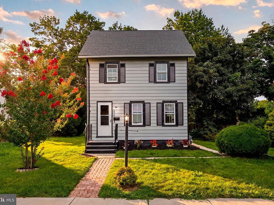 1st image of 411 Franklin St