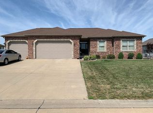 117 Sandstone Dr, Red Bud, IL 62278