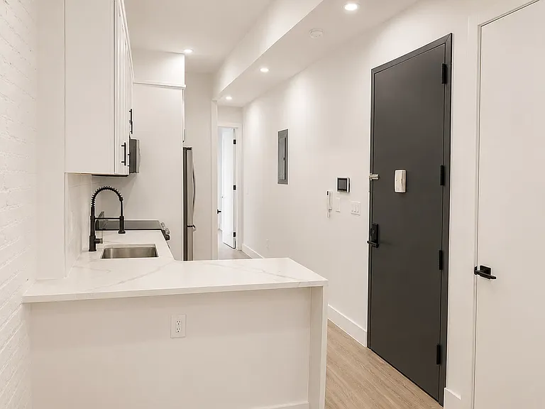 405 Himrod St #2R — Photo 2