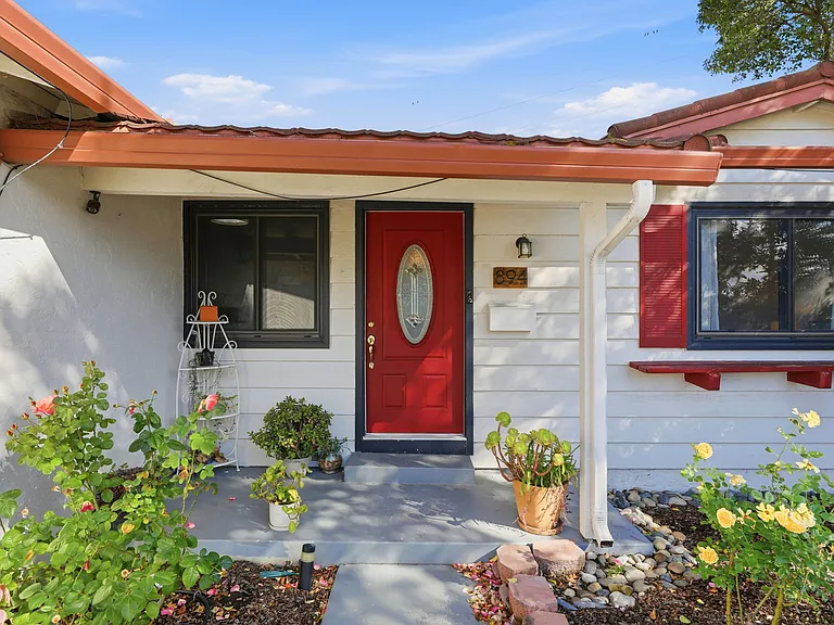 894 Orkney Ave — Photo 4