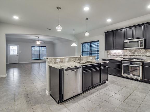5th image of 517 Bird Creek Dr