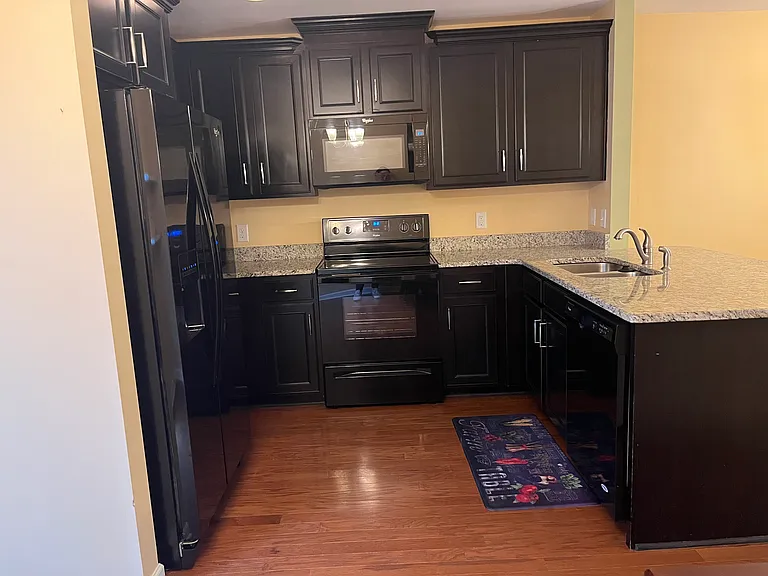 3020 Friars Trl — Photo 8