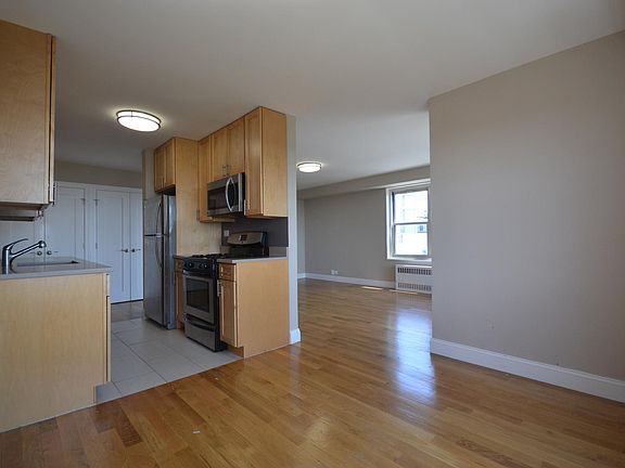 3rd image of 123-32 82nd Ave #704