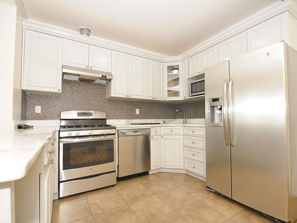1st image of 2814 31st St APT 601