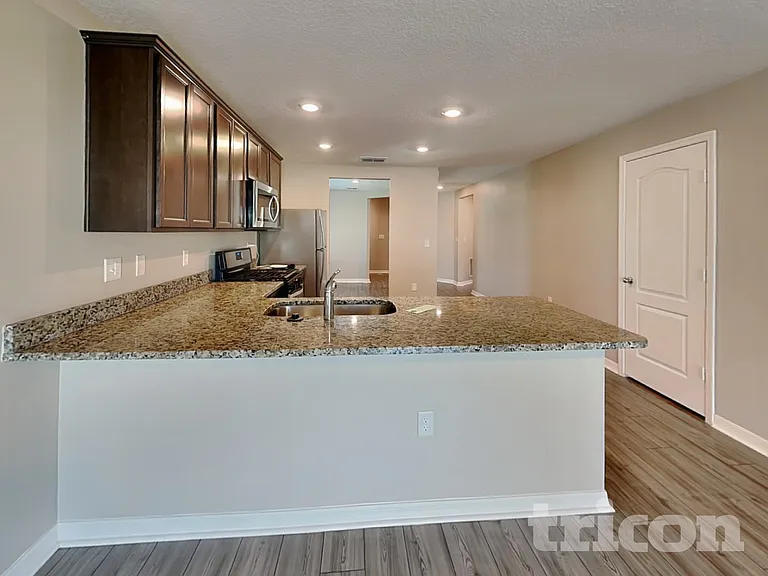 449 Kensington View Dr — Photo 6