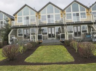 871 N Harbour Dr, Portland, OR 97217