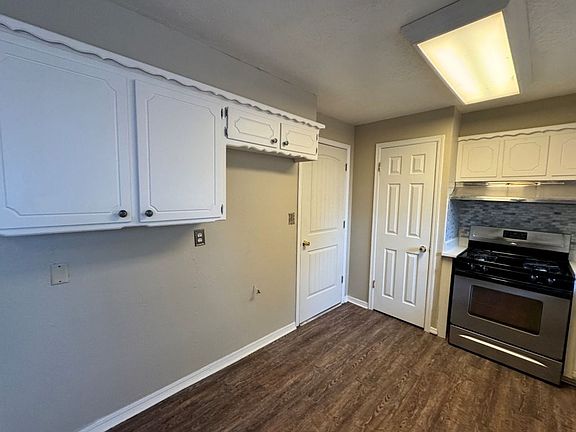5th image of 2729 SW 82nd St