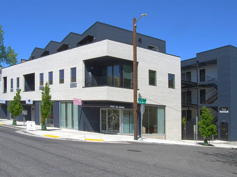 1407 SE Cora St #102 — Photo 10