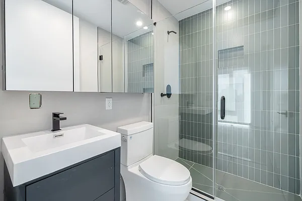 Bathroom, photo 1