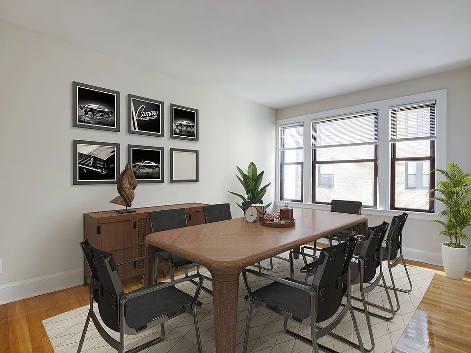 Dining room (virtually staged)