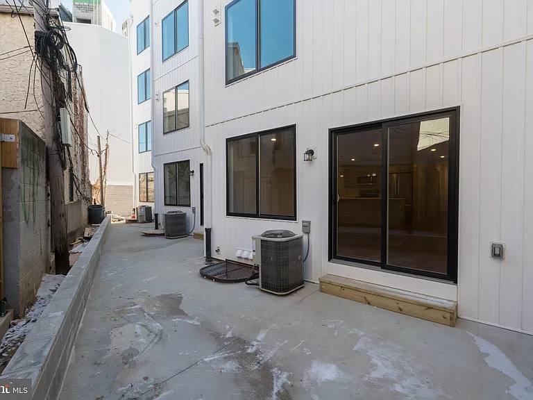 1513 Brown St #1 — Photo 15