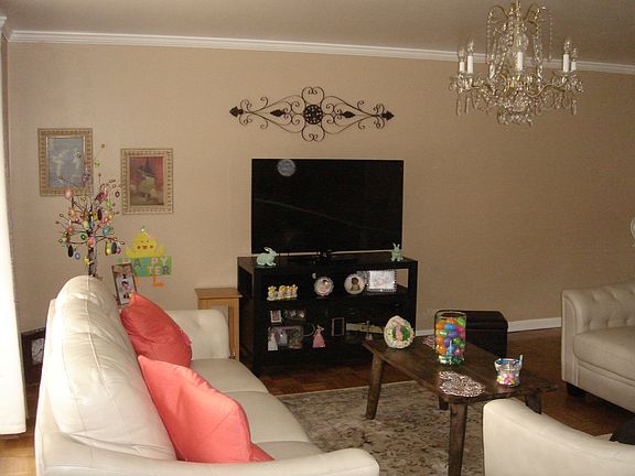 5th image of 7867 N Nordica Ave
