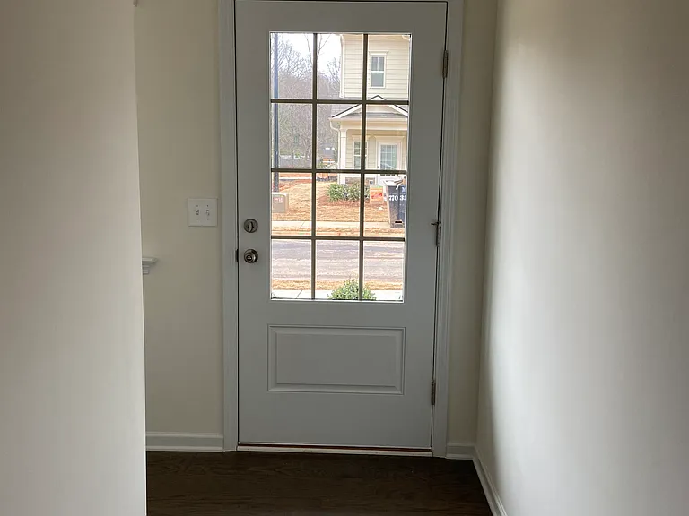 194 Bryon Ln — Photo 4