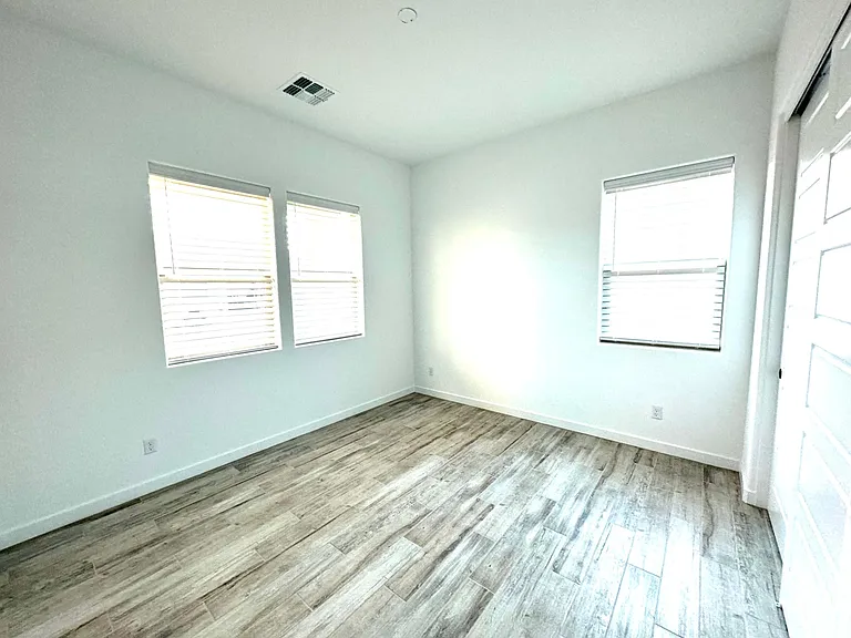 8040 E Jasmine St — Photo 24