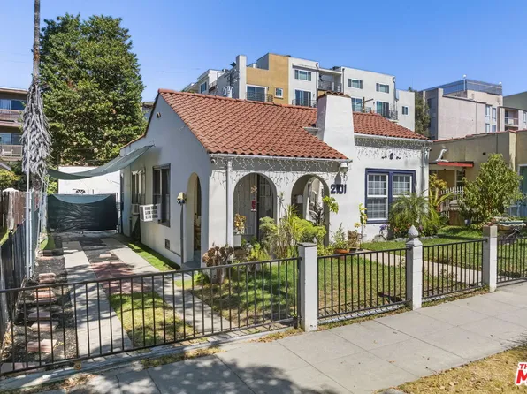 2101 Yosemite Dr, Los Angeles, CA 90041