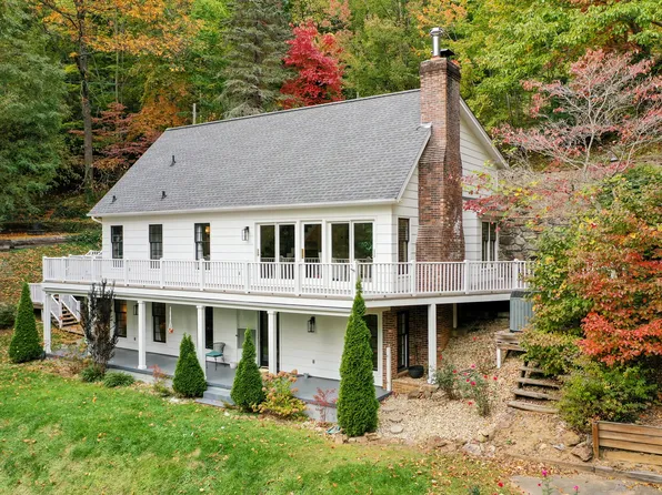 135 Layfield Dr, Waynesville, NC 28786
